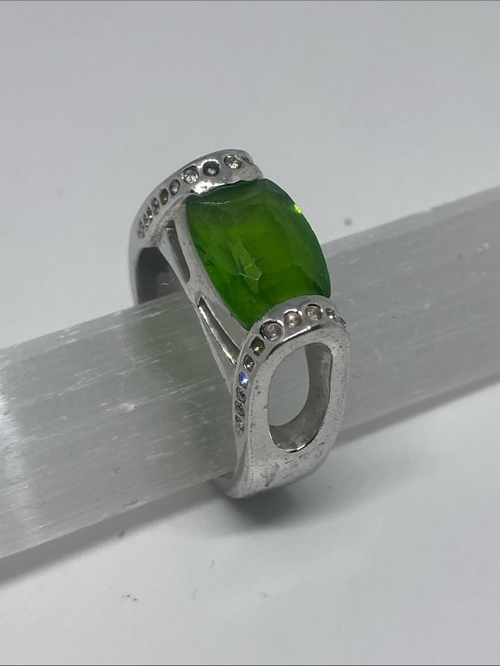 Source Unknown Silver-Tone Ring with Bright Green Cushion Stone